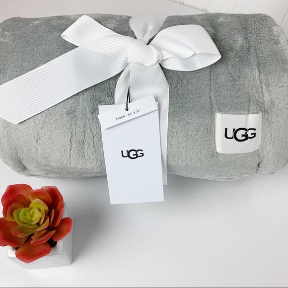 UGG Other - UGG Australia Plush Throw Gray 50”X 70”